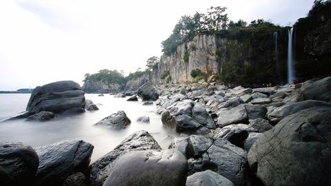Rondreizen Zuid Korea Jeju waterval